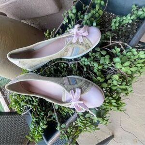 Gucci Pink and Beige Flats with Bow